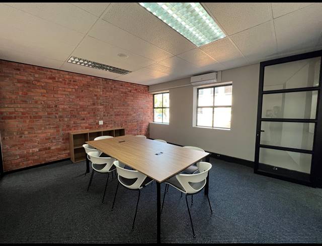 215M² OFFICE TO LET IN HYDE PARK